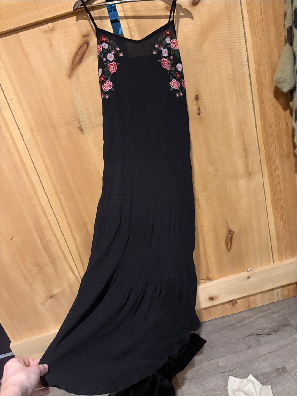 Retro Black Floral-Embroidered Maxi Dress S16